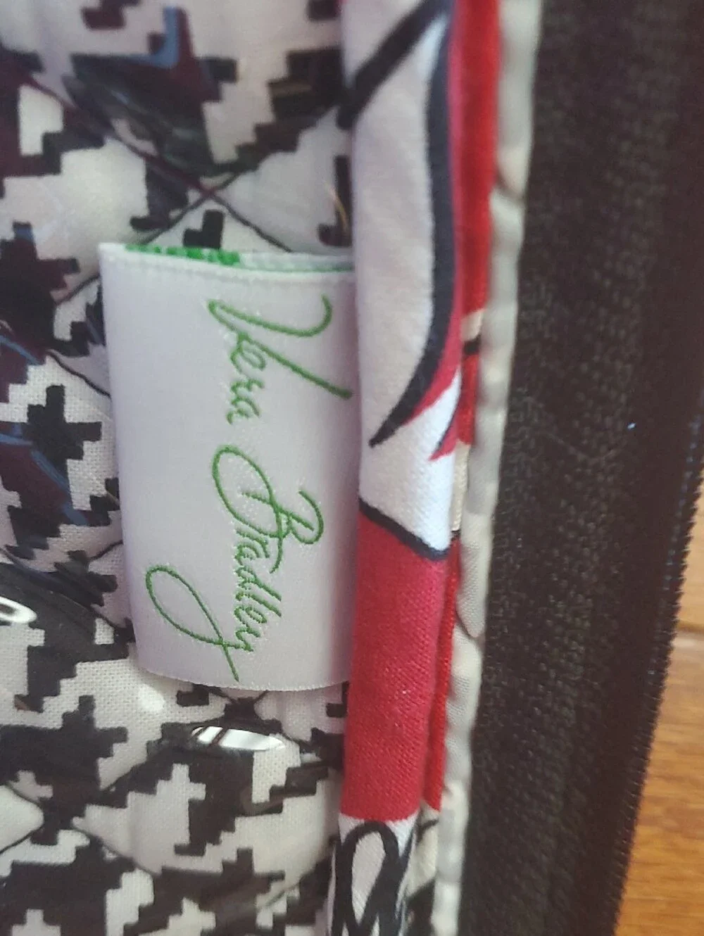 Vera Bradley ♥️ Makeup Organizer Red Floral Hook with lots of compartments